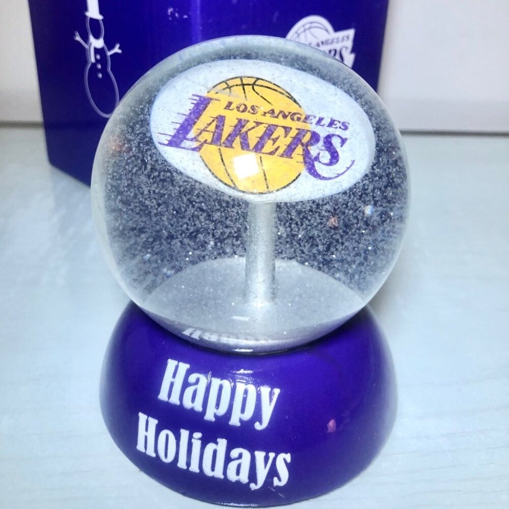 Lakers Snow globe